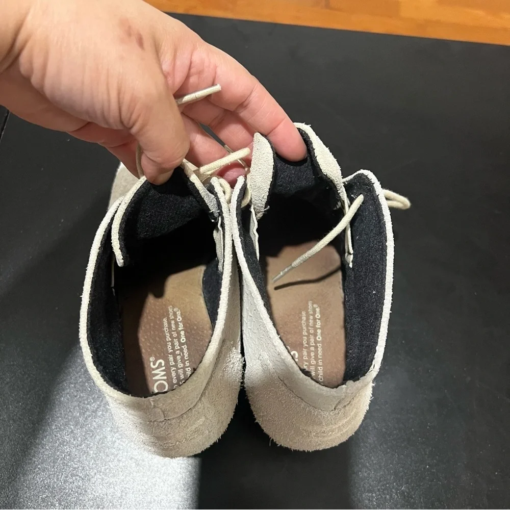 Toms Grey Suede Lace-Up Ankle Booties Women’s 7